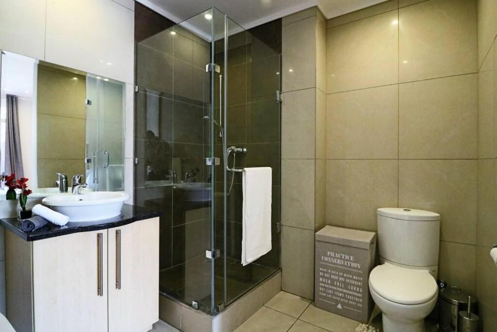 Upmarket Sandton Hydro Park Apartments Johannesburg Exterior foto