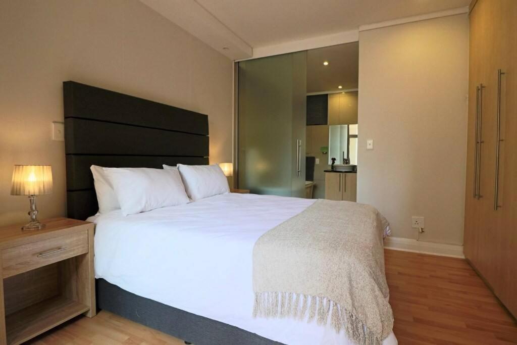 Upmarket Sandton Hydro Park Apartments Johannesburg Exterior foto
